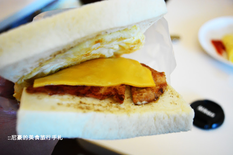 品品早餐 好吃的招牌肉蛋吐司 新店早餐美食推薦食記