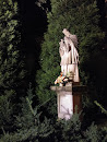 Pomnik Przy Kościele Św. Marii Magdaleny