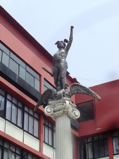 Monumento Mercurio En Plazuela Iquitos