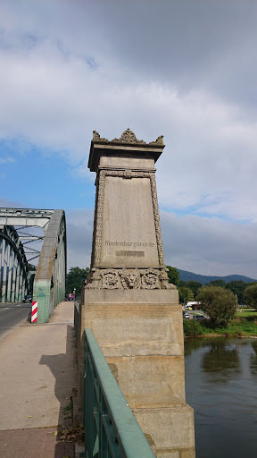 Historische Hindenburgbrücke Monument 