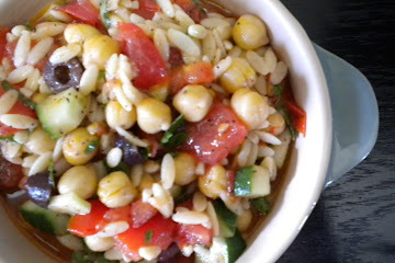Tomato, Orzo &amp;amp; Chickpea Salad