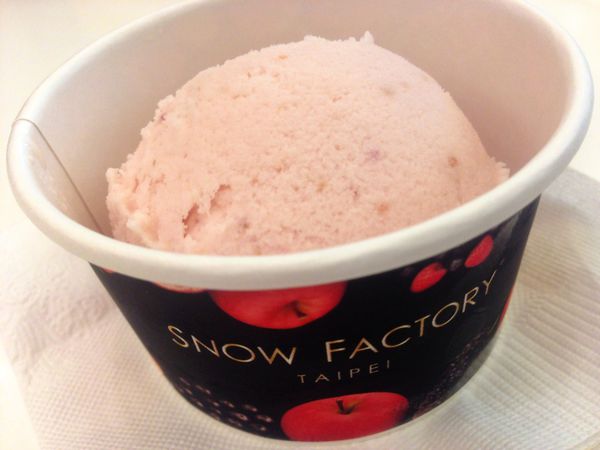 Snow Factory: 玫瑰蘋果優格冰淇淋的絕妙組合