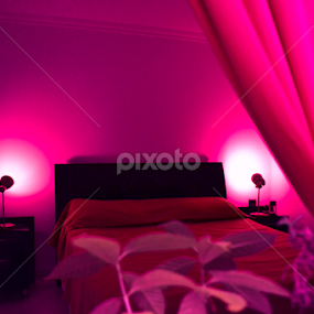 MES DE CONCIENTIZACIÓN SOBRE EL CÁNCER DE MAMA - ILUMINACIÓN ROSA by Yako Laverde - Digital Art Places