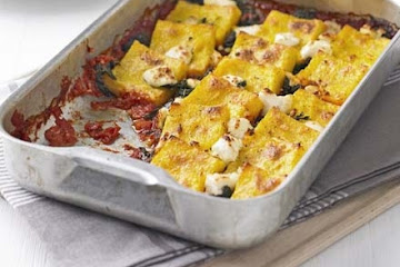 Baked polenta with spinach & goat's cheese